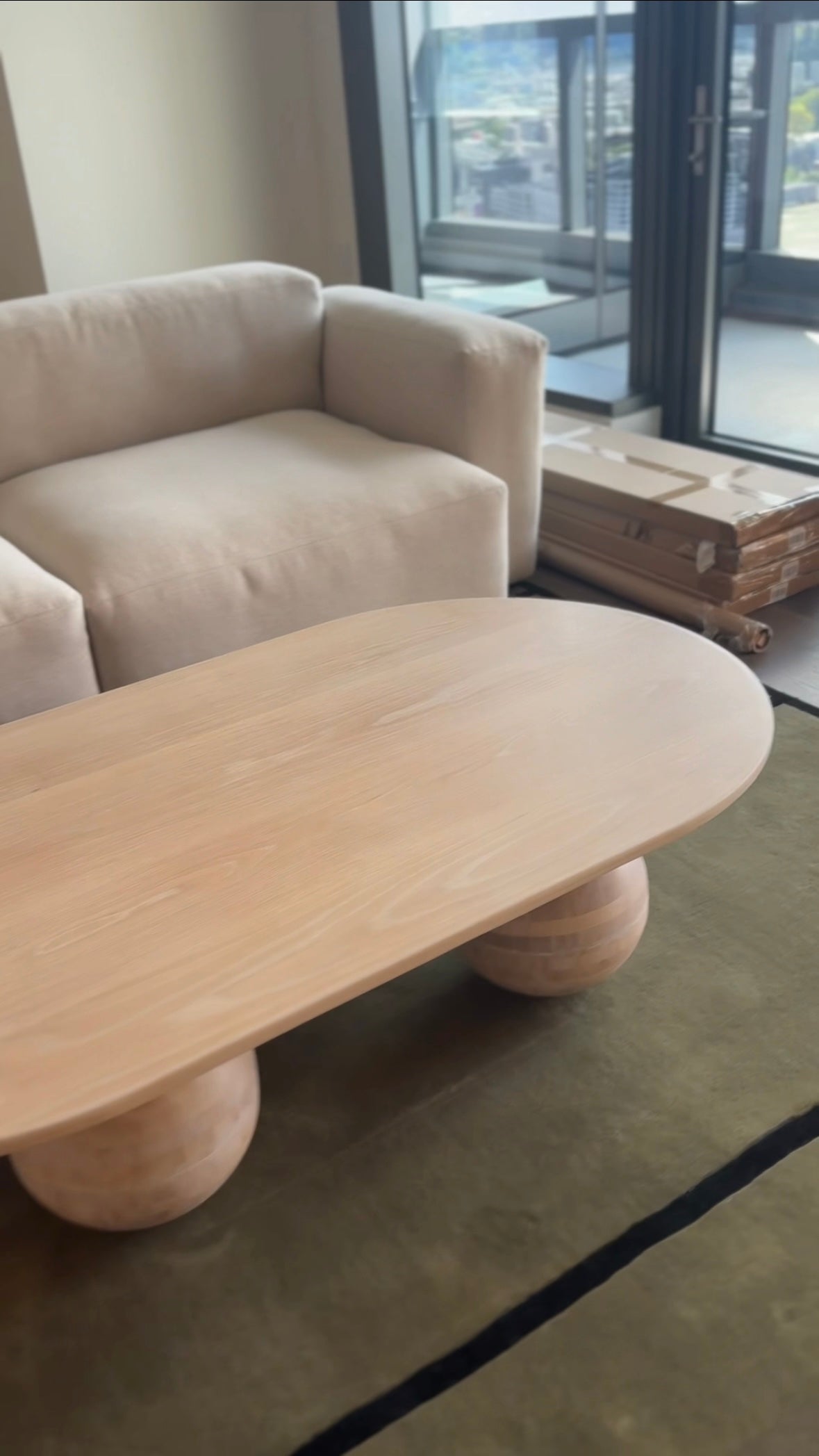 Oval Coffee Table w/ Sphere Legs